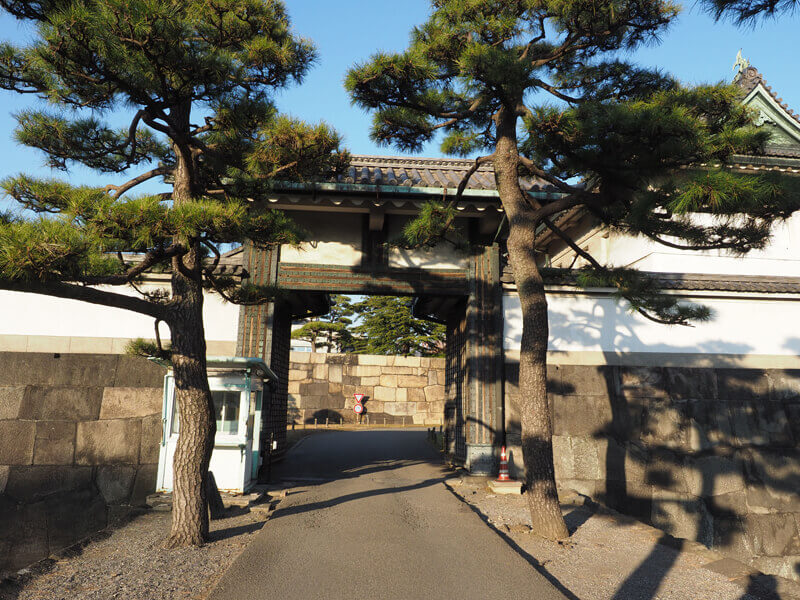 Porte Kikyo-mon2