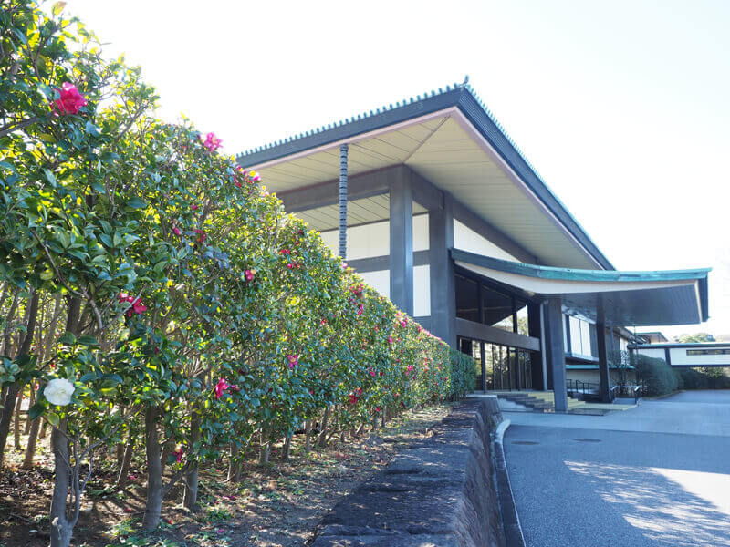 Kita-kuruma-yose (porche norte para carros)2